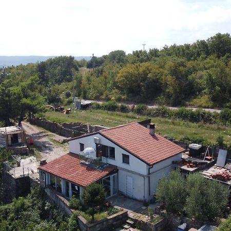 Apartments Pomjan Pogled Na Gore エクステリア 写真