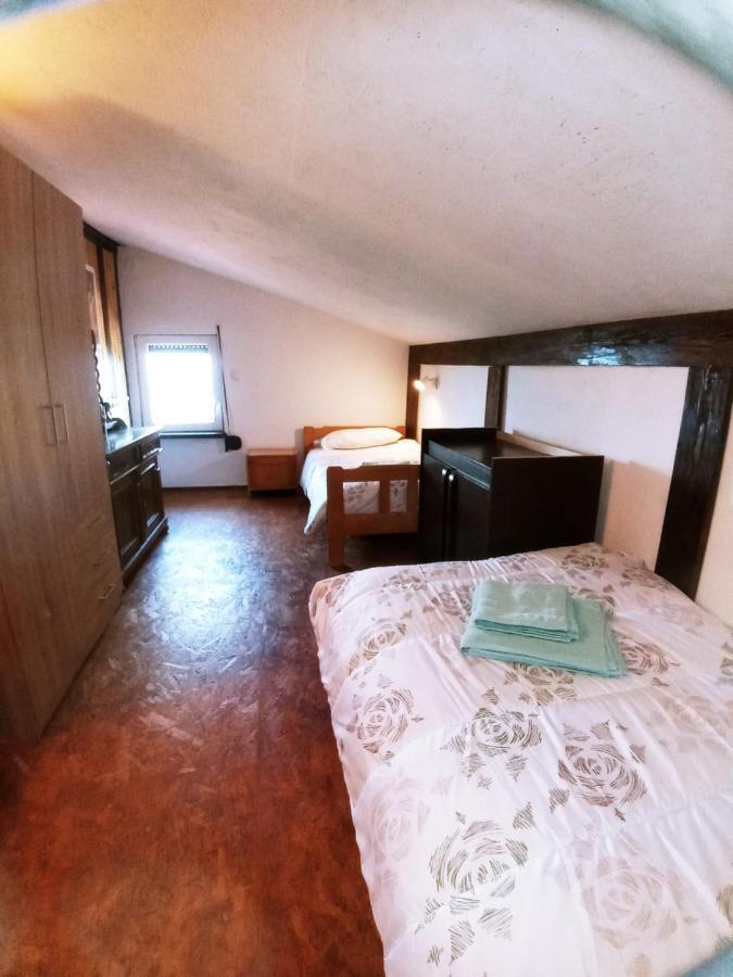 Apartments Pomjan Pogled Na Gore エクステリア 写真