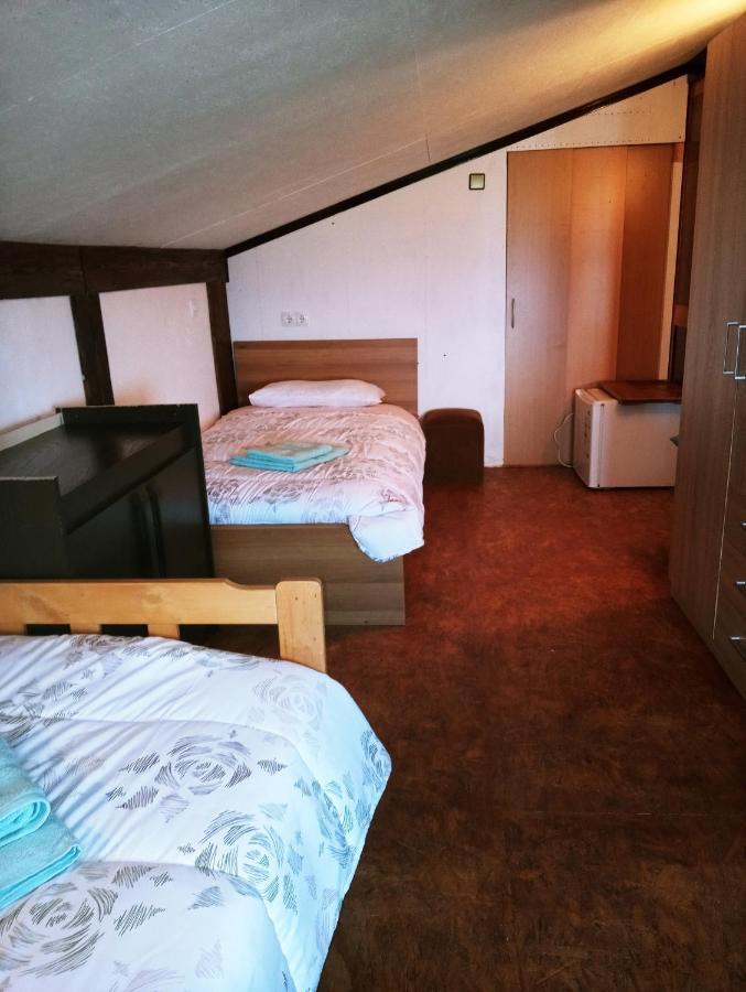 Apartments Pomjan Pogled Na Gore エクステリア 写真